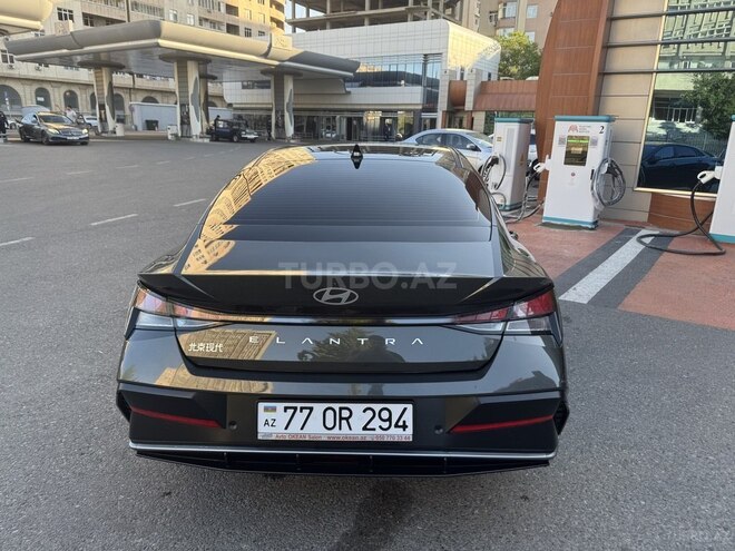 Hyundai Elantra-3