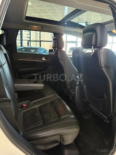 Jeep Grand Cherokee-13