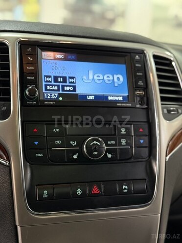 Jeep Grand Cherokee-18