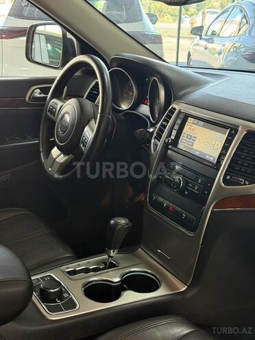 Jeep Grand Cherokee-12