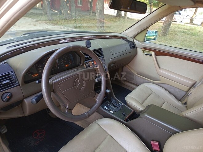 Mercedes C 220-17