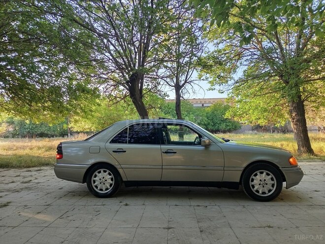 Mercedes C 220-10