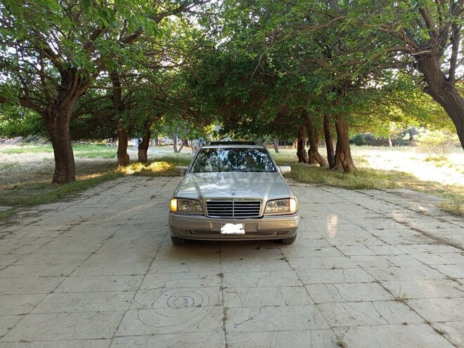 Mercedes C 220-2