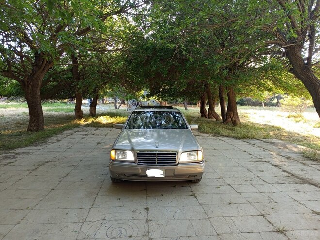 Mercedes C 220-12