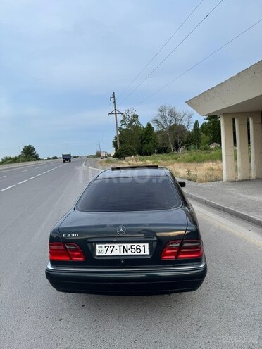 Mercedes E 230-3