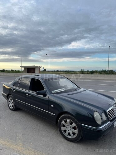 Mercedes E 230-4