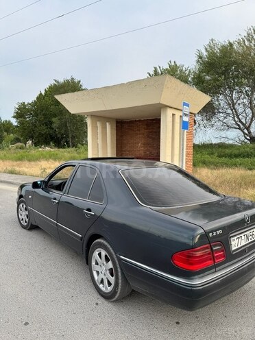Mercedes E 230-2