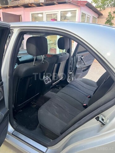Mercedes E 220-5