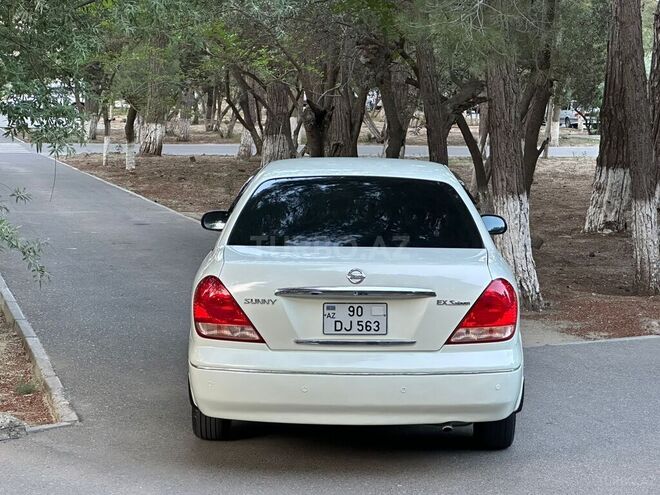 Nissan Sunny-8