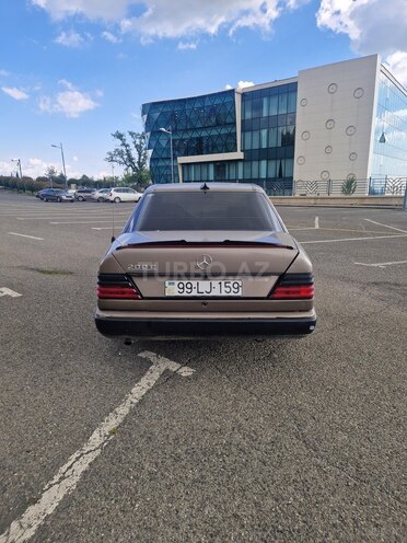Mercedes 200 E-3