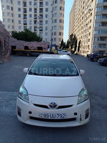 Toyota Prius-2