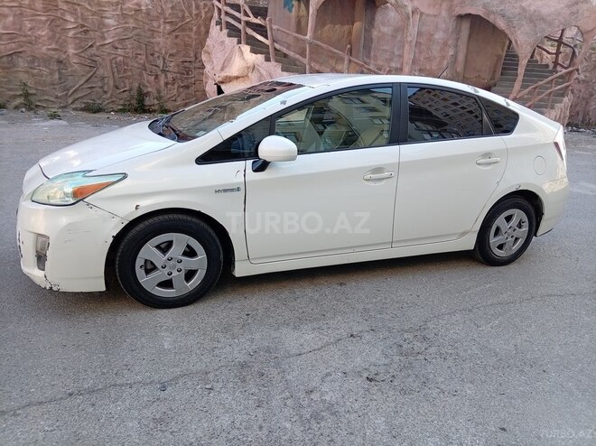 Toyota Prius-3