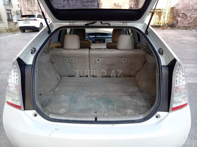 Toyota Prius-8