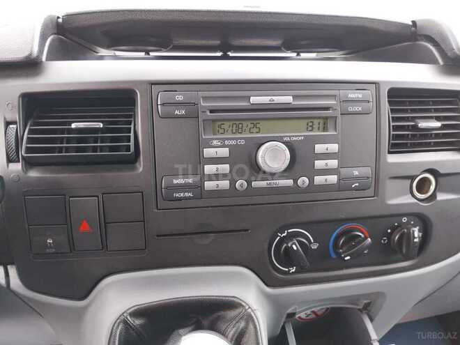 Ford Transit-4