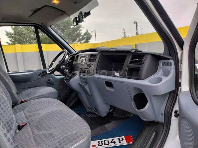 Ford Transit-2