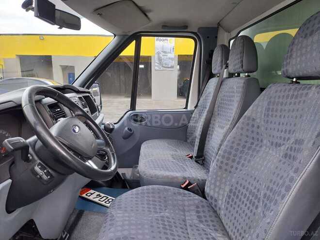 Ford Transit-3