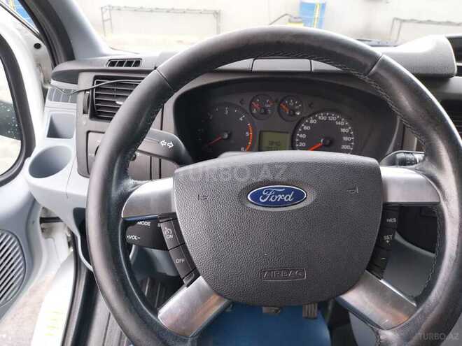 Ford Transit-8