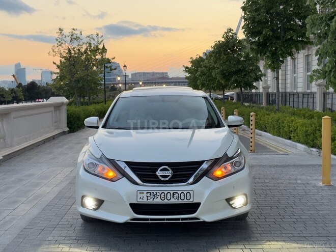 Nissan Altima-2