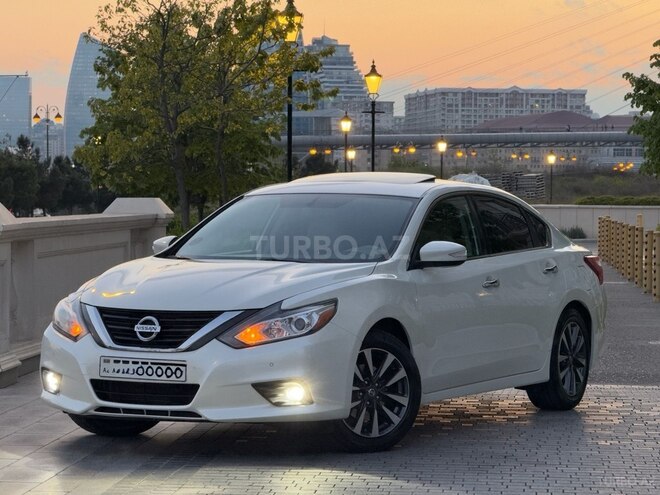 Nissan Altima-3