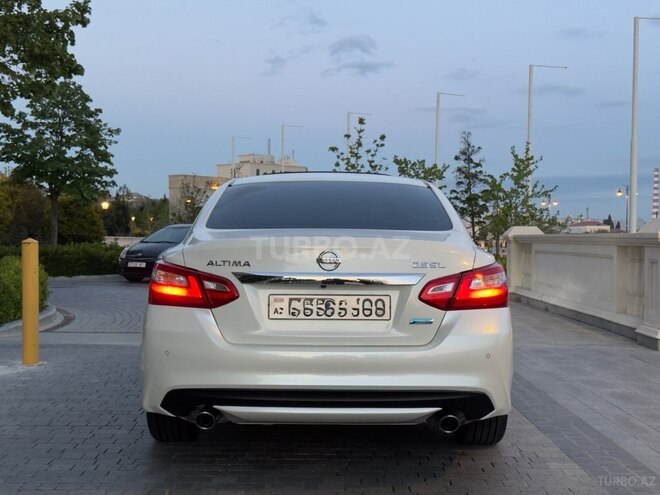 Nissan Altima-6