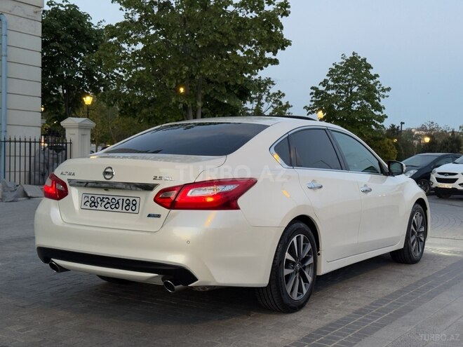 Nissan Altima-7