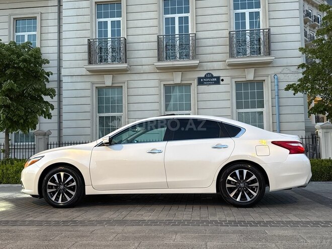 Nissan Altima-5