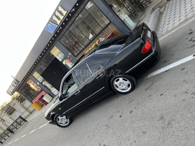Mercedes E 240-7