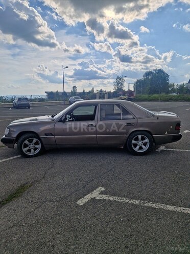 Mercedes 200 E-7