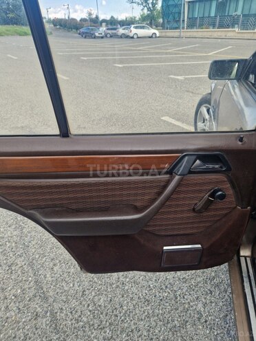 Mercedes 200 E-9