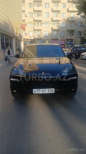 Porsche Cayenne-1
