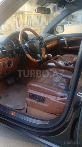 Porsche Cayenne-8