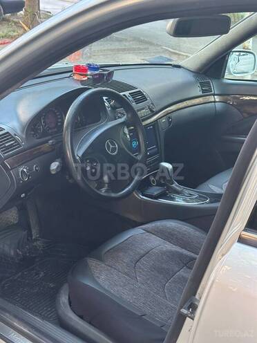 Mercedes E 220-10