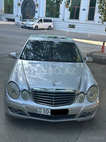 Mercedes E 220-1
