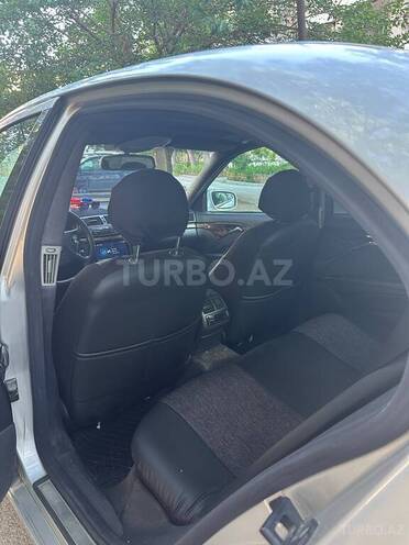 Mercedes E 220-12