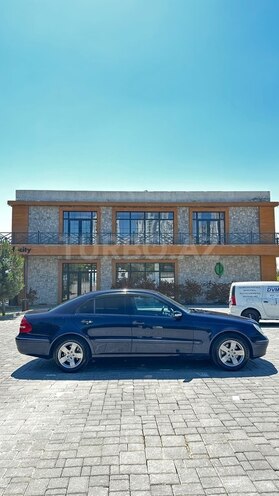 Mercedes E 240-7