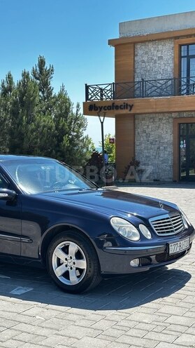 Mercedes E 240-4