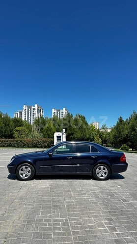 Mercedes E 240-6