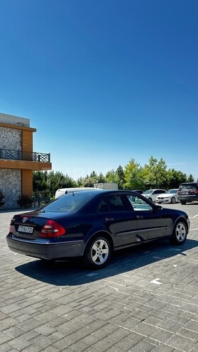 Mercedes E 240-8