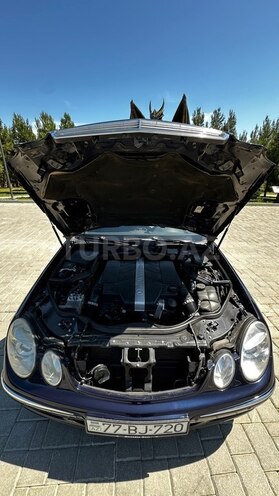 Mercedes E 240-11