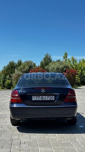 Mercedes E 240-10
