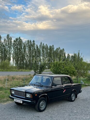 LADA (VAZ) 2107-2
