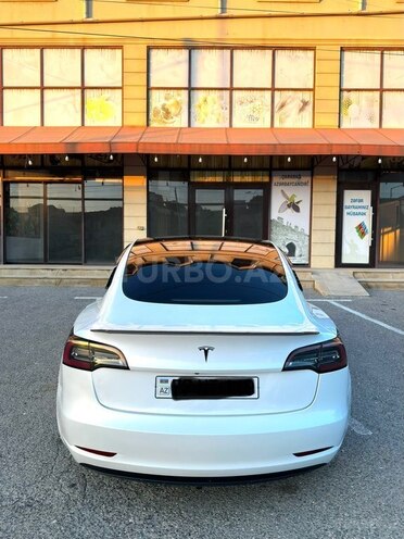 Tesla Model 3-7