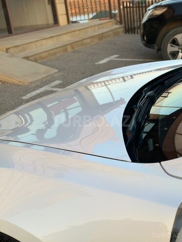 Tesla Model 3-15