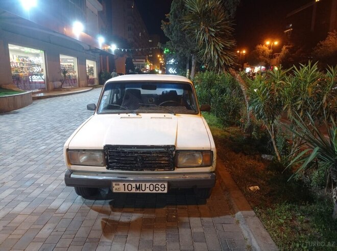 LADA (VAZ) 2107-1