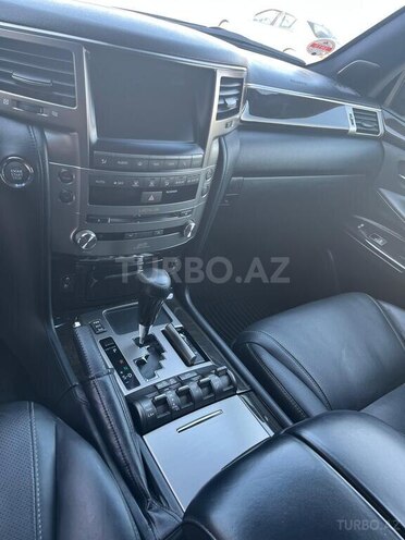 Lexus LX 570-14