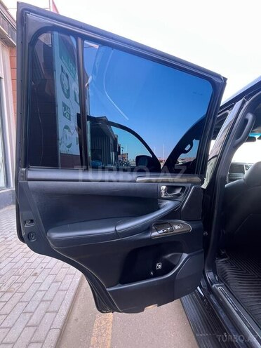 Lexus LX 570-17