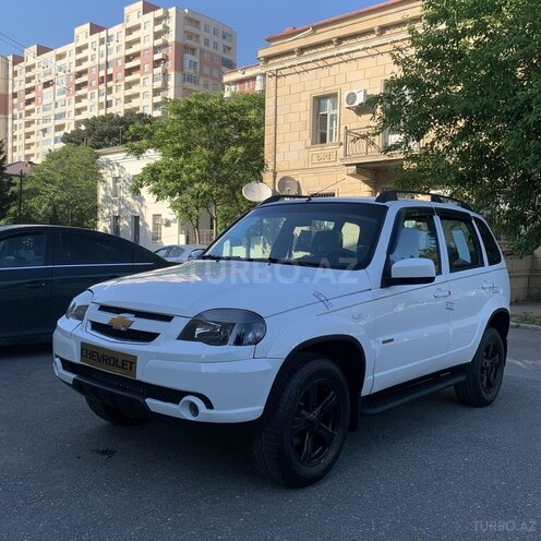 Chevrolet Niva-2