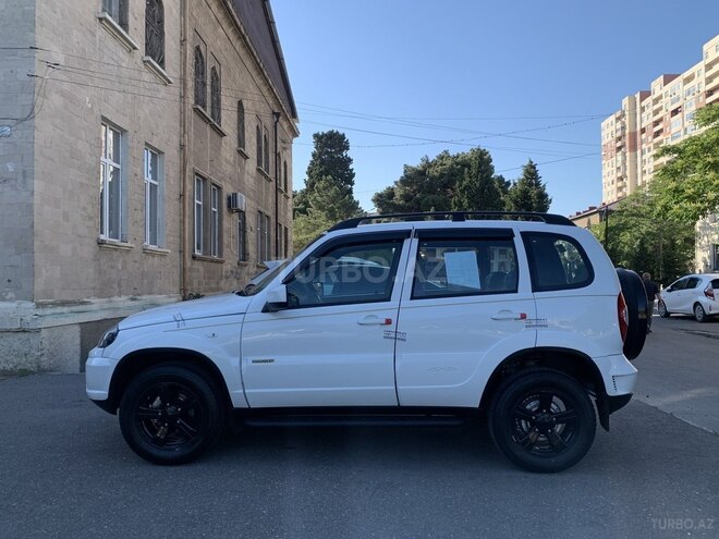 Chevrolet Niva-8