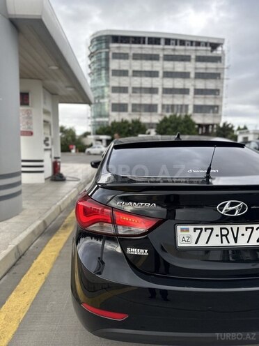 Hyundai Elantra-8