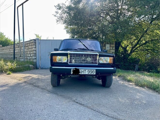 LADA (VAZ) 2107-1